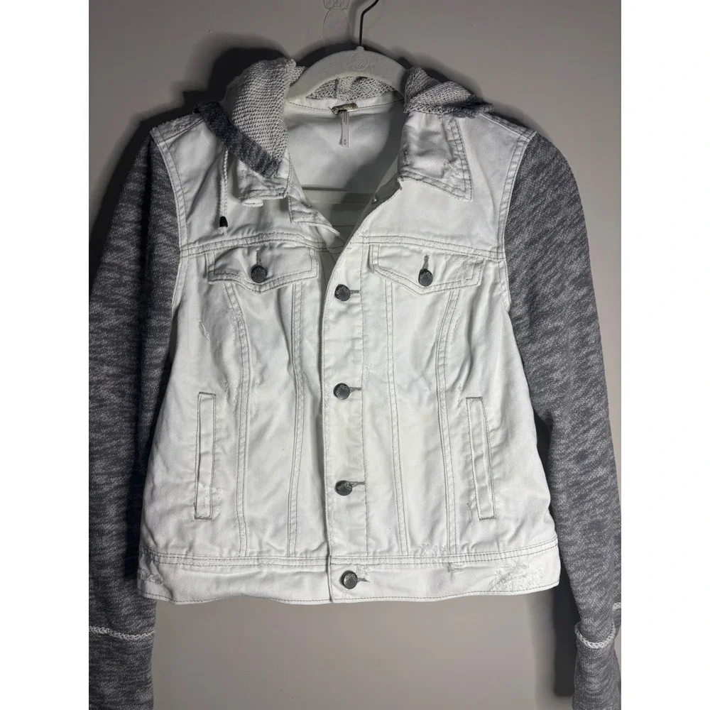 Free People White Denim Jacket Gray Knit Sleeves Hoodie Layered Casual Wom SZ M - Picture 1 of 8
